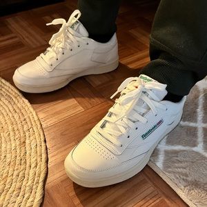 Reebok Club C (WOMEN SIZE IN JUNIORS) ➡️ READ DESCRIPTION! ⬅️